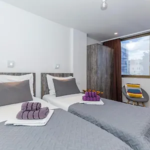 Apinelo Tower 4* Split